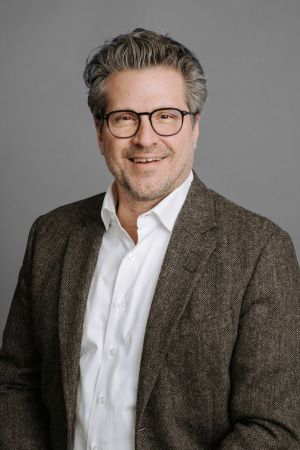Louis Hébert, co-directeur et co-fondateur, directeur pédagogique, EMBA McGill-HEC Montréal, professeur stratégie HEC Montréal